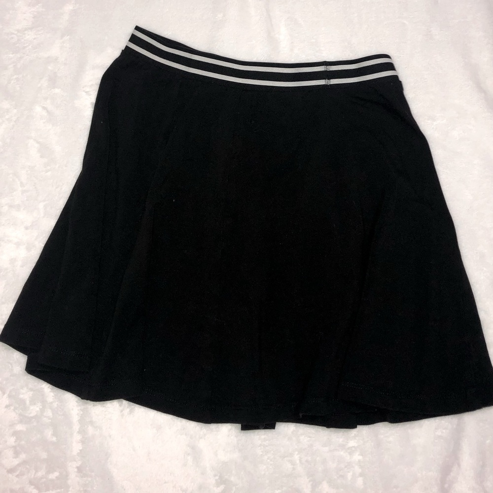 Cute black skirt